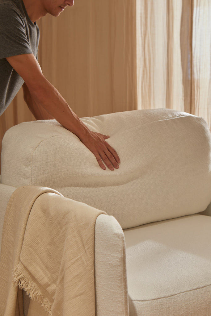 Cómo limpiar un sofá de tela: guía completa de limpieza para tu comodidad