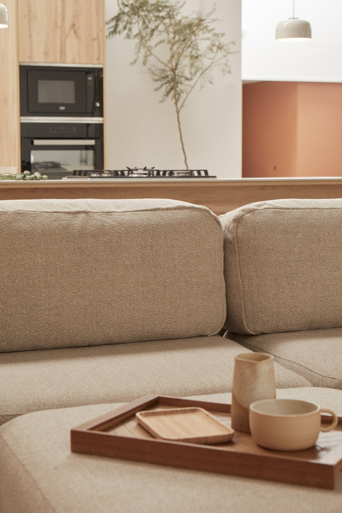 Cómo separar espacios abiertos  en tu hogar con tu sofá modular